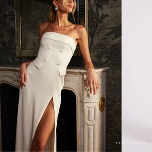 Elegant White Strapless Dress
